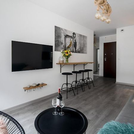 Unique Apt Eve - Free Garage Красков Екстериор снимка